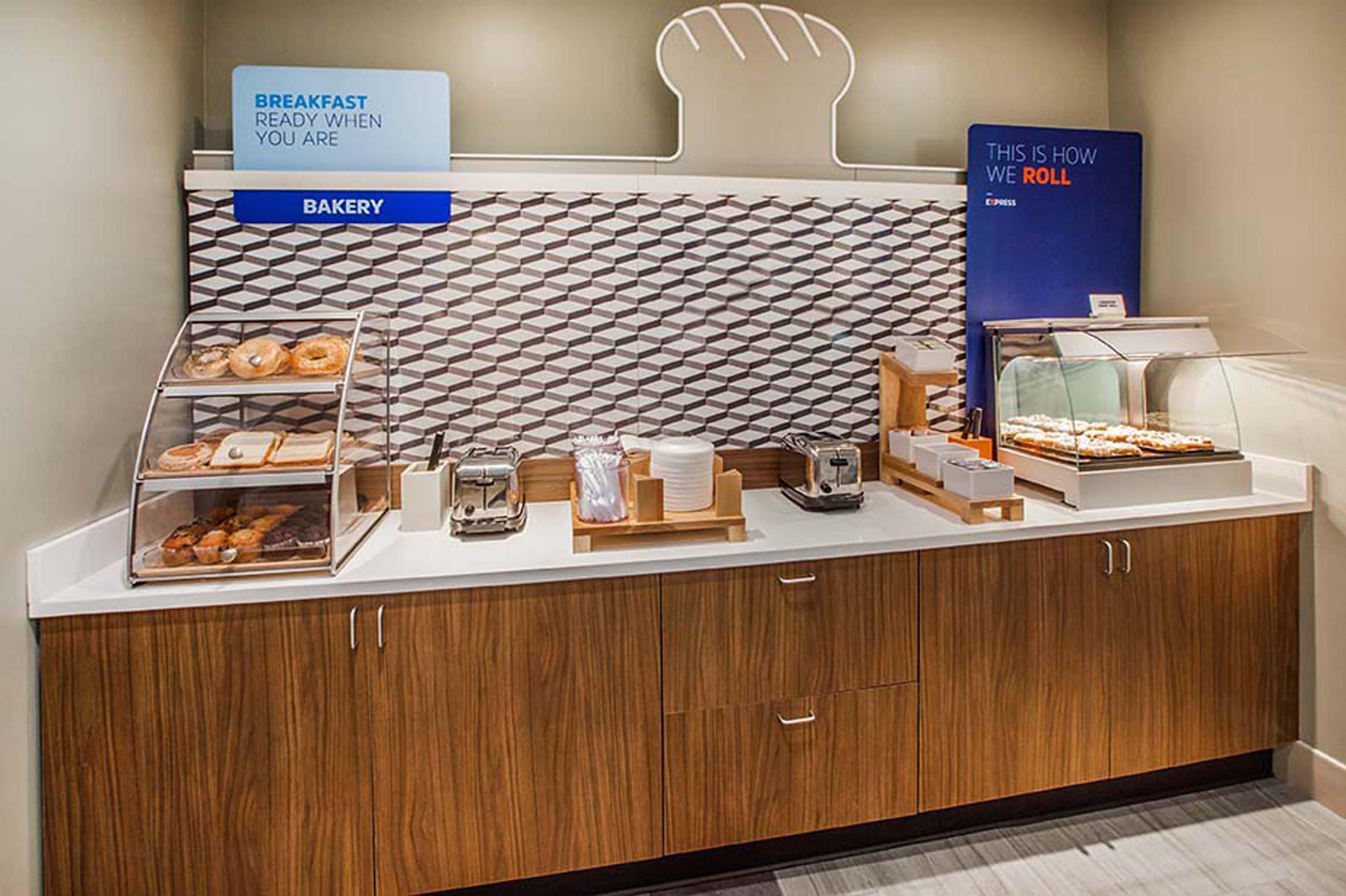Holiday Inn Express & Suites Rapid City By Ihg Экстерьер фото