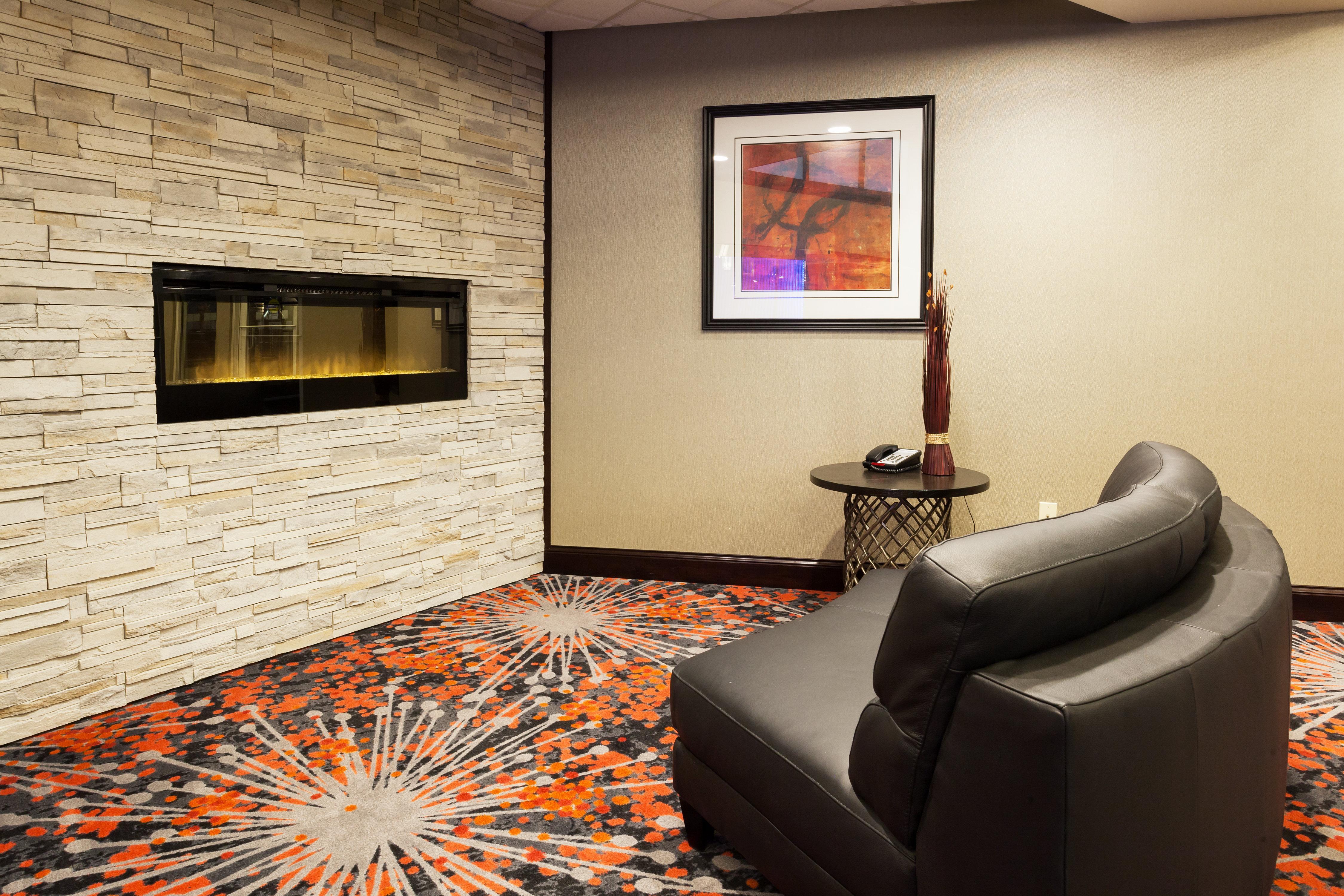 Holiday Inn Express & Suites Rapid City, An Ihg Hotel Экстерьер фото