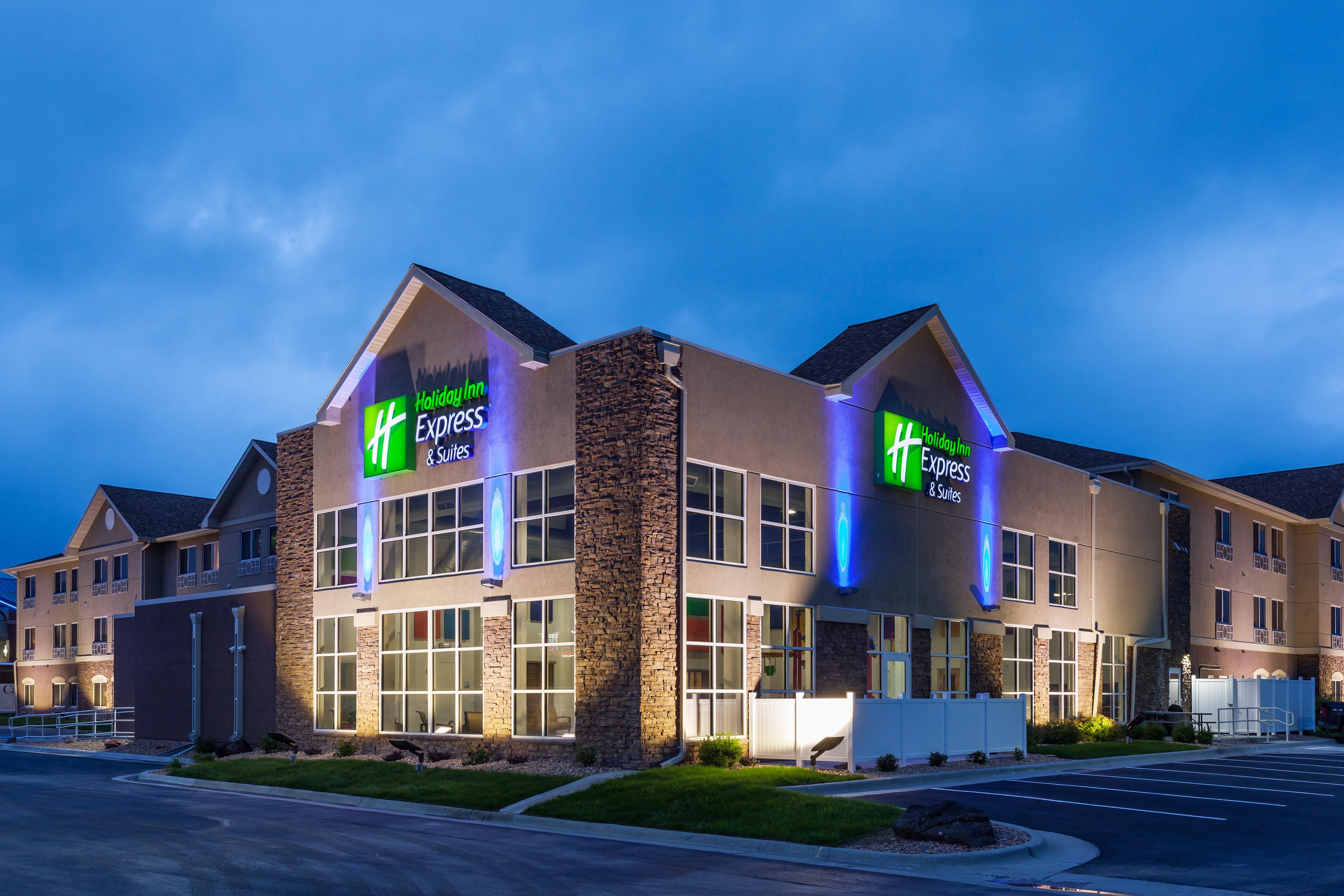 Holiday Inn Express & Suites Rapid City By Ihg Экстерьер фото